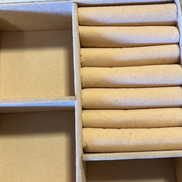 Jewelry Organizer - Picture 4 of 5